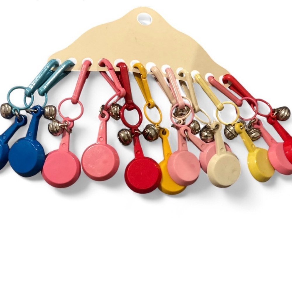 Vintage 80s Plastic Clip On Bell Charm Necklace 12 Charms Frying Eggs Taiwan - Picture 2 of 2